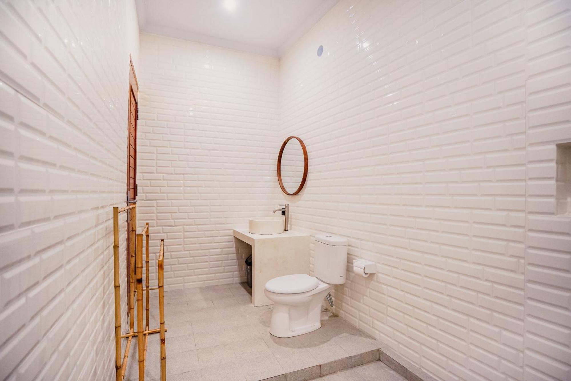 Pondok Yogi Guest House Canggu Exterior photo